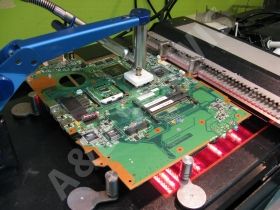 A&D Serwis naprawa notebooków Fujitsu Siemens, lutowanie komponentu BGA.